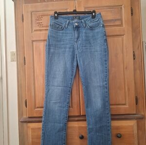 LEE Midrise Regular Fit Straight Leg Jeans Size 8 Short Medium Blue Wash